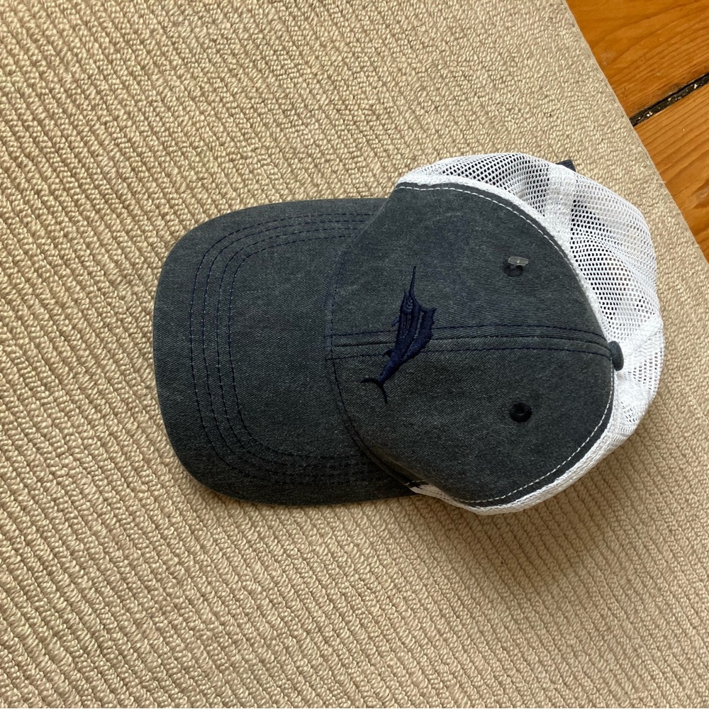 Tommy Bahama hat.